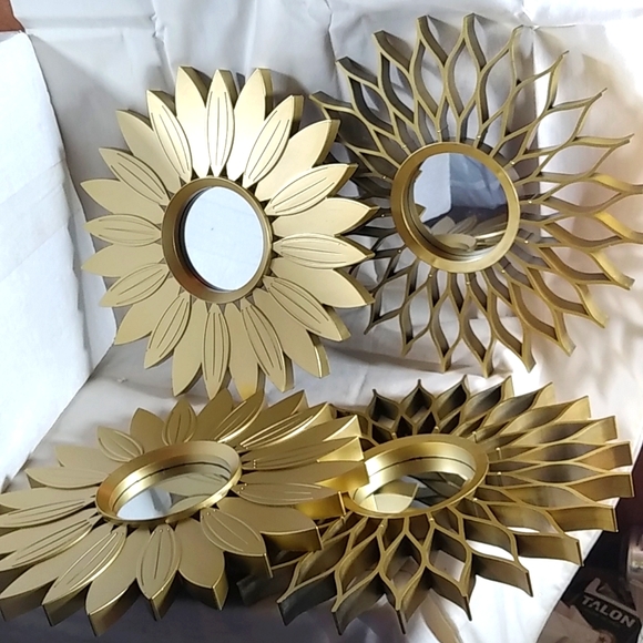 sguten Other - Absolutely fabulous set of 4 decorative wall mirrors. NIB!